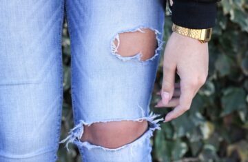 Photo "boyfriend jeans vs mom jeans"